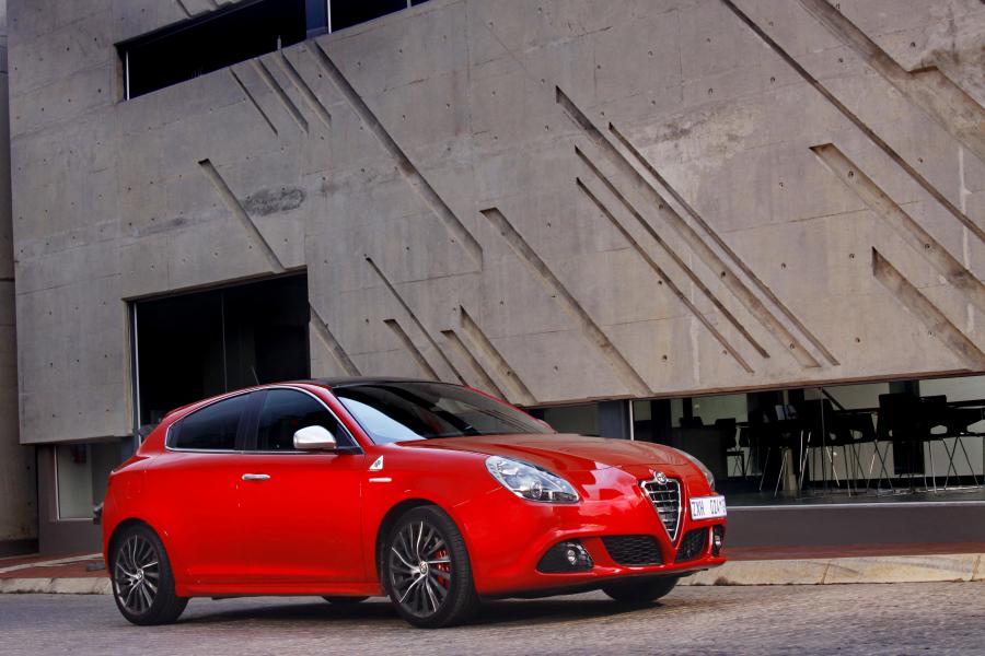  Alfa Romeo Giulietta Quadrifoglio Verde (940) 2011 года  (ZA) (фото 4 из 22)